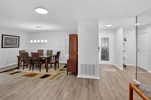 2221 Ivan Ct, Sun City Center, FL 33573 - Photo 9