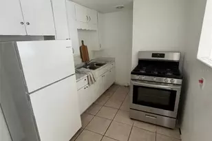 935 17th Ave S, Saint Petersburg, FL 33705 - Photo 17