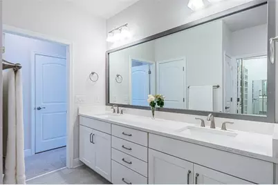 815 Burlington Avenue N, Saint Petersburg, FL 33701 - Photo 9