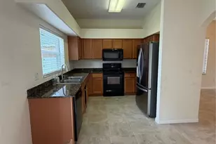 31037 Baclan Dr, Wesley Chapel, FL 33545 - Photo 5