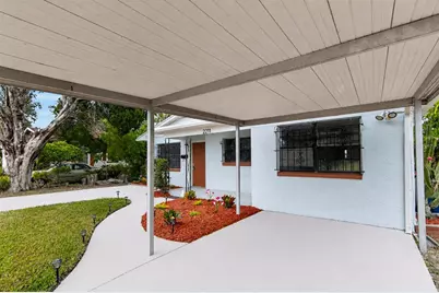 2211 Mallory Avenue, Tampa, FL 33605 - Photo 3