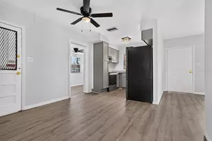 2211 Mallory Ave, Tampa, FL 33605 - Photo 9