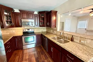 5210 4th Ave N, Saint Petersburg, FL 33710 - Photo 5