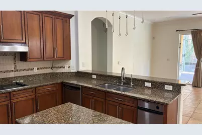 10547 Martinique Isle Drive, Tampa, FL 33647 - Photo 9
