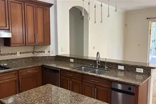 10547 Martinique Isle Dr, Tampa, FL 33647 - Photo 9