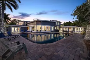 2785 Bayside Dr S, Saint Petersburg, FL 33705 - Photo 5