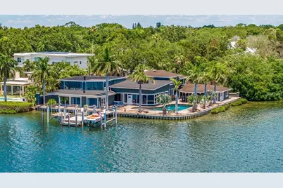 2785 Bayside Drive S, Saint Petersburg, FL 33705 - Photo 3