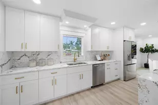 380 Villa Grande Ave S, Saint Petersburg, FL 33707 - Photo 27