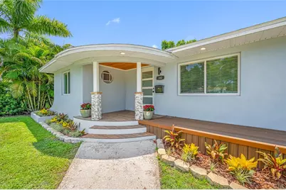 380 Villagrande Avenue S, Saint Petersburg, FL 33707 - Photo 11