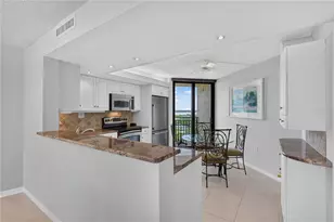690 Island Way, Clearwater Beach, FL 33767 - Photo 17