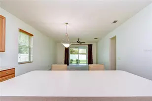 426 Summerlyn Dr, Valrico, FL 33594 - Photo 7