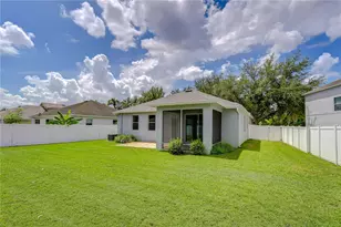 426 Summerlyn Dr, Valrico, FL 33594 - Photo 3
