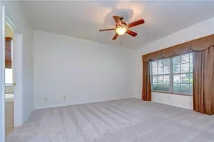 426 Summerlyn Dr, Valrico, FL 33594 - Photo 11