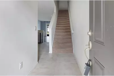 4770 White Sanderling Court, Tampa, FL 33619 - Photo 5