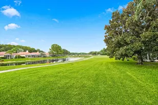 1333 Lindenwood Dr, Tarpon Springs, FL 34688 - Photo 19