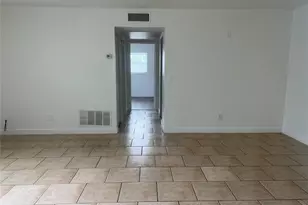 8701 4th St N, Saint Petersburg, FL 33702 - Photo 9