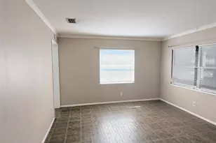 4935 Emerson Ave S, Saint Petersburg, FL 33707 - Photo 3