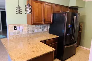4094 Whiting Dr SE, Saint Petersburg, FL 33705 - Photo 7