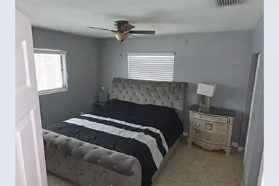 4094 Whiting Drive SE, Saint Petersburg, FL 33705 - Photo 11