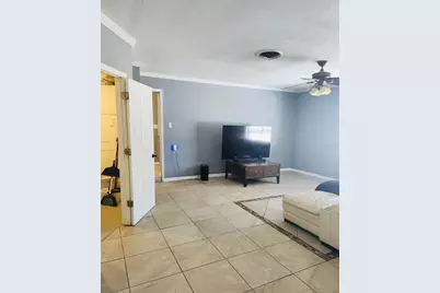4094 Whiting Drive SE, Saint Petersburg, FL 33705 - Photo 5