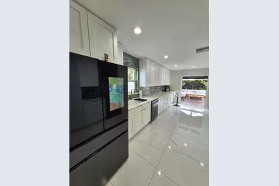 5817 Tampa Shores Boulevard, Tampa, FL 33615 - Photo 11