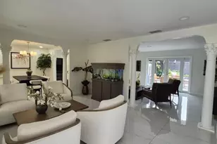 5817 Tampa Shores Blvd, Tampa, FL 33615 - Photo 5