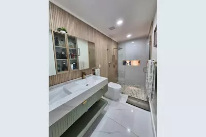5817 Tampa Shores Boulevard, Tampa, FL 33615 - Photo 15