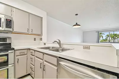 2400 Feather Sound Drive #1426, Clearwater, FL 33762 - Photo 5