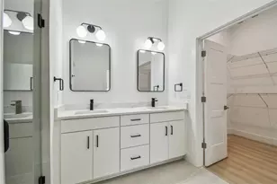 3826 Pompano Dr SE, Saint Petersburg, FL 33705 - Photo 13