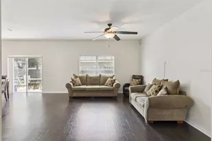 725 Star Pointe Dr, Seffner, FL 33584 - Photo 5