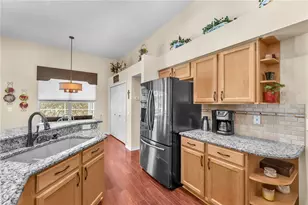 2219 Longmore Cir, Valrico, FL 33596 - Photo 9