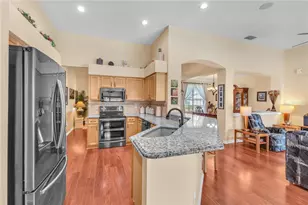 2219 Longmore Cir, Valrico, FL 33596 - Photo 13