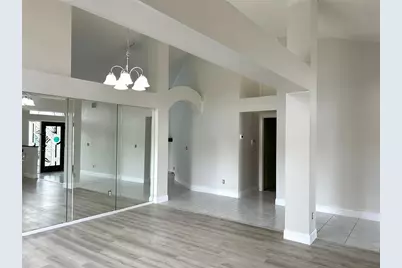 11417 Glenmont Drive, Tampa, FL 33635 - Photo 5