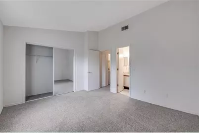 16547 Lake Brigadoon Circle, Tampa, FL 33618 - Photo 19