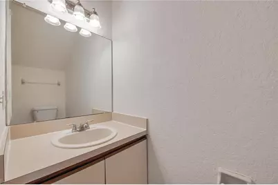 16547 Lake Brigadoon Circle, Tampa, FL 33618 - Photo 13