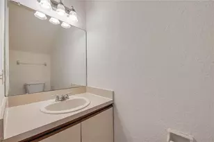 16547 Lake Brigadoon Cir, Tampa, FL 33618 - Photo 13
