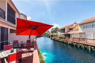 10432 La Mirage Ct, Tampa, FL 33615 - Photo 15