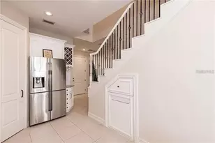 10432 La Mirage Ct, Tampa, FL 33615 - Photo 9