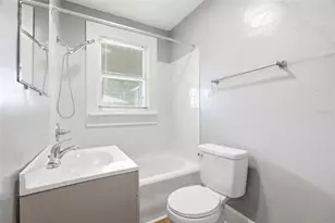 725 8th St N, Saint Petersburg, FL 33701 - Photo 11