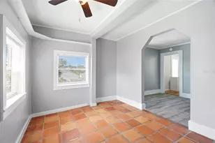 725 8th St N, Saint Petersburg, FL 33701 - Photo 17