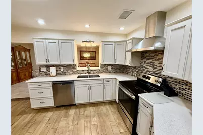918 Bay Breeze Terrace, Largo, FL 33770 - Photo 13
