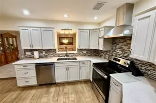 918 Bay Breeze Terrace, Largo, FL 33770 - Photo 13