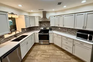 918 Bay Breeze Terrace, Largo, FL 33770 - Photo 11