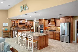 2001 Illinois Ave NE, Saint Petersburg, FL 33703 - Photo 13