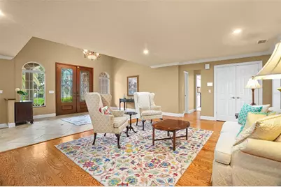 2001 Illinois Ave NE, Saint Petersburg, FL 33703 - Photo 9