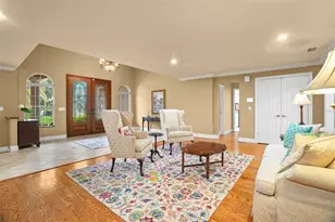 2001 Illinois Ave NE, Saint Petersburg, FL 33703 - Photo 9