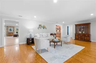 2001 Illinois Ave NE, Saint Petersburg, FL 33703 - Photo 11