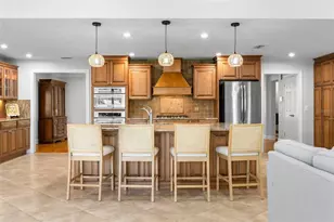 2001 Illinois Ave NE, Saint Petersburg, FL 33703 - Photo 15