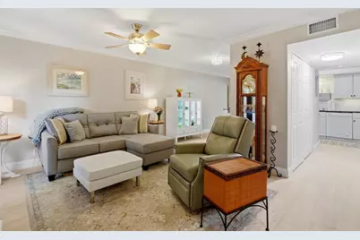 8003 Jasmine Drive #8003, Tampa, FL 33637 - Photo 9