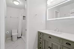 8003 Jasmine Dr, Tampa, FL 33637 - Photo 19